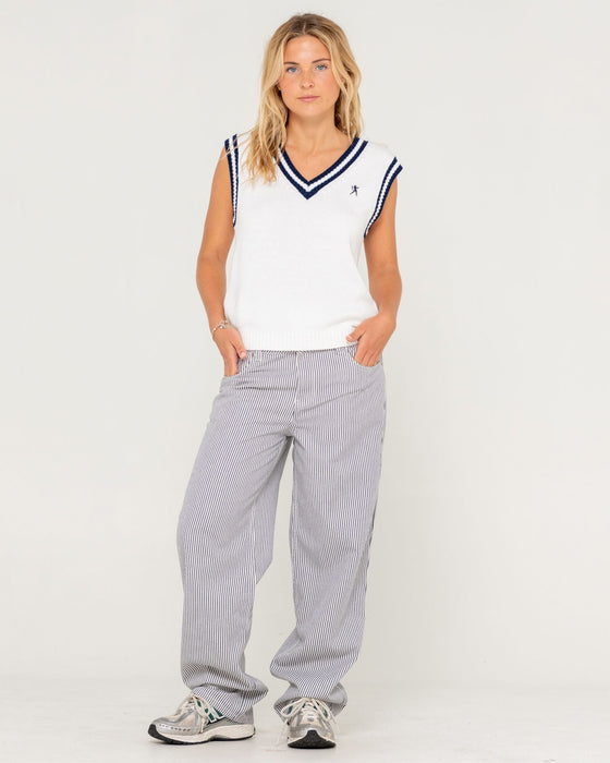 woman-wearing-nero-sleeveless-knit-vest-in-egret