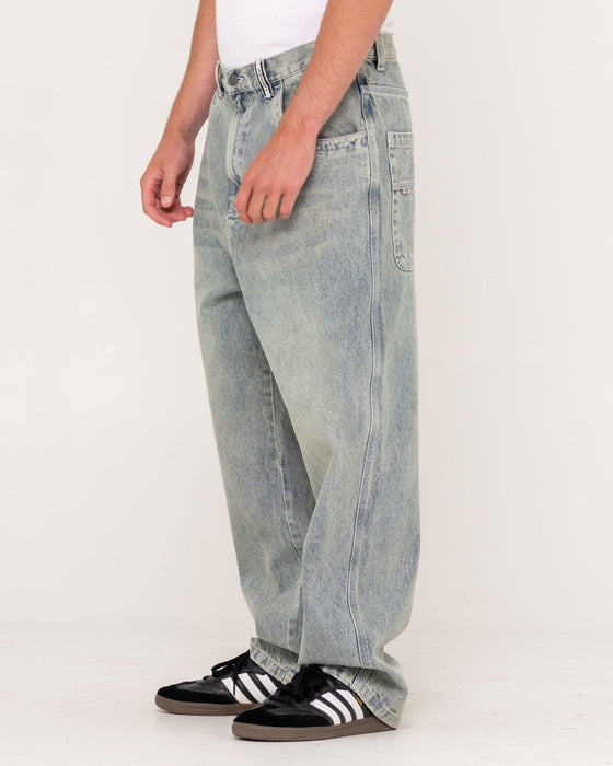 man-wearing-flip-daddy-tapeless-jean-dirty-dawg-in-dirty-dawg