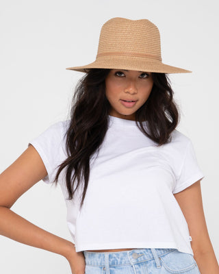 Womans Gisele Straw Hat in Natural / Caramel