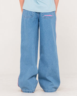 Girl wearing Flip Girl Low Rise Jean in Middy Blue / Pink 1