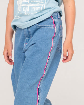 Girl wearing Flip Girl Low Rise Jean in Middy Blue / Pink 1