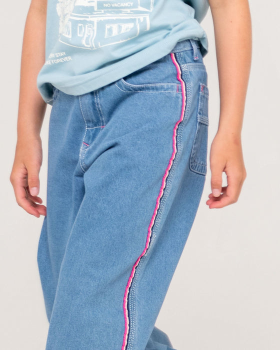 girl-wearing-flip-girl-low-rise-jean-in-middy-blue-pink-1