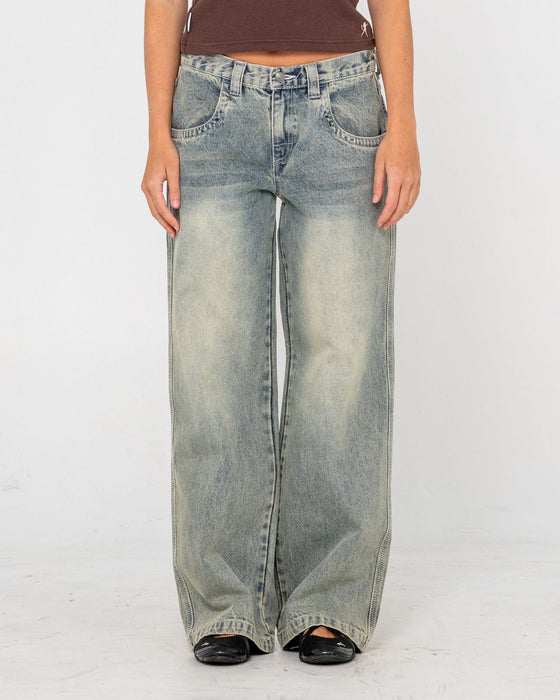 woman-wearing-flip-mommy-low-rise-tapeless-denim-jean-in-dirty-dawg