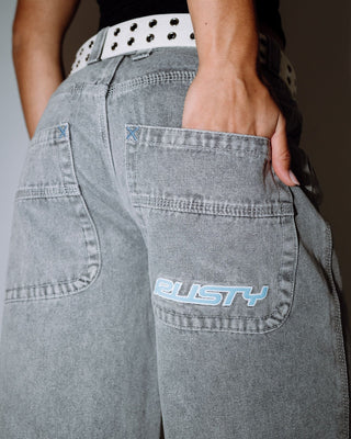 Woman wearing Flip Mommy Low Rise Tapeless Denim Jean in London Summer