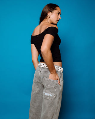 Woman wearing Flip Mommy Low Rise Tapeless Denim Jean in London Summer