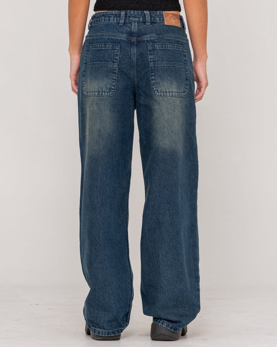 woman-wearing-bethany-baggy-low-rise-jean-in-dark-n-dirty