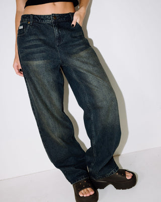 Woman wearing Bethany Baggy Low Rise Jean in Dark N Dirty
