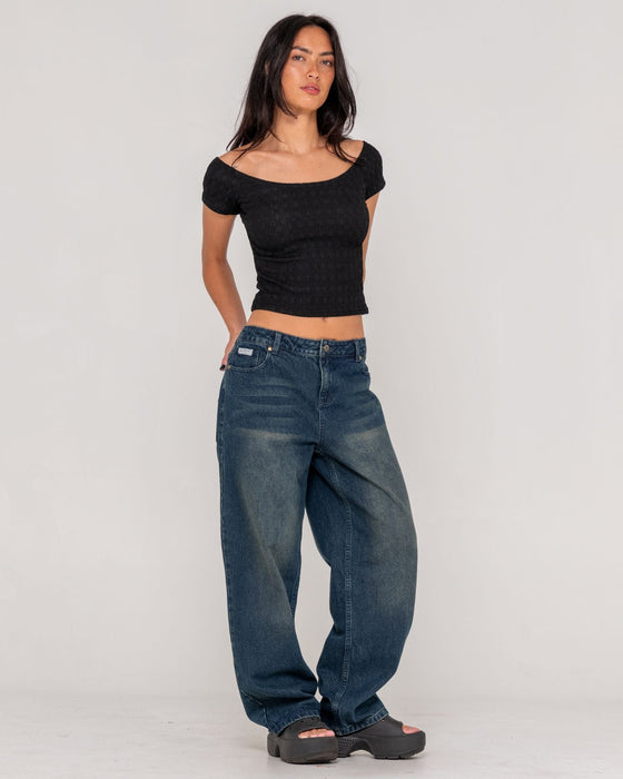 woman-wearing-bethany-baggy-low-rise-jean-in-dark-n-dirty