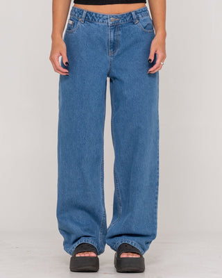 Woman wearing Bethany Baggy Low Rise Jean in Middy Blue