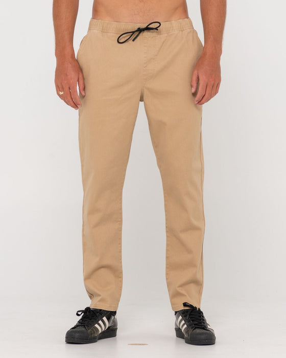man-wearing-mid-boy-straight-fit-elastic-pant-in-khaki