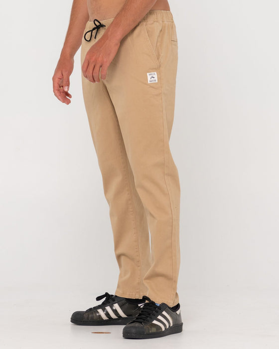 man-wearing-mid-boy-straight-fit-elastic-pant-in-khaki