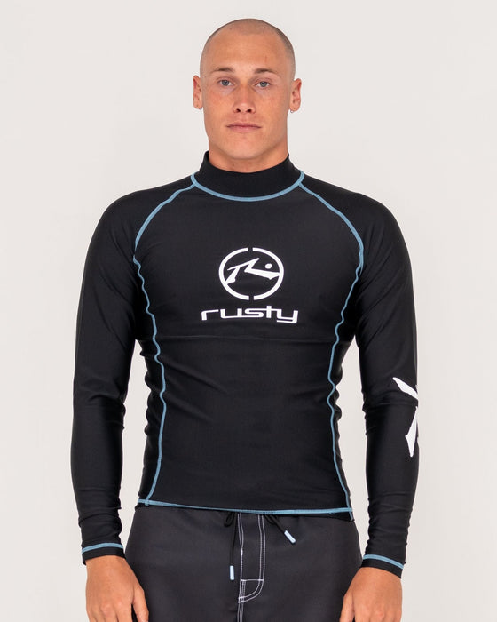 man-wearing-gnaraloo-long-sleeve-surf-top-in-black