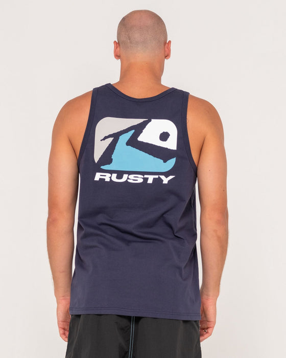 man-wearing-phenom-tank-in-navy-blue