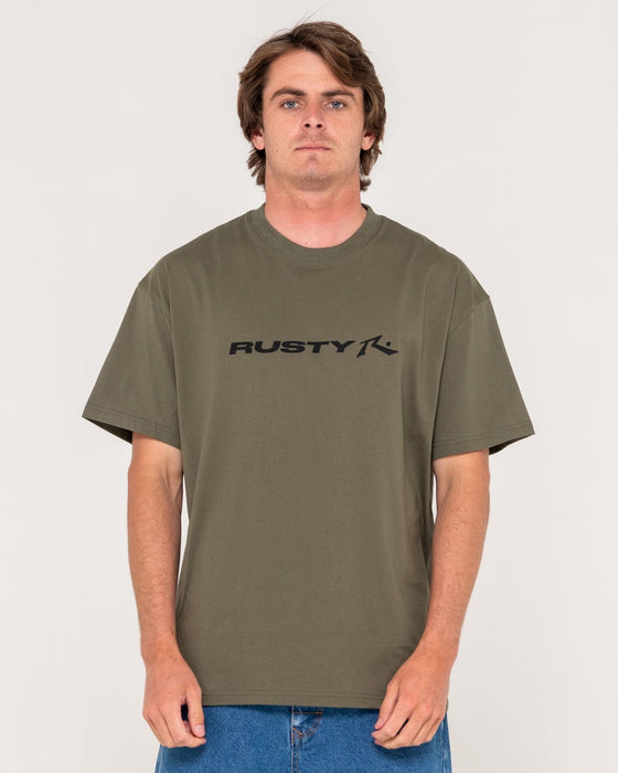 man-wearing-vital-rusty-short-sleeve-tee-in-savanna