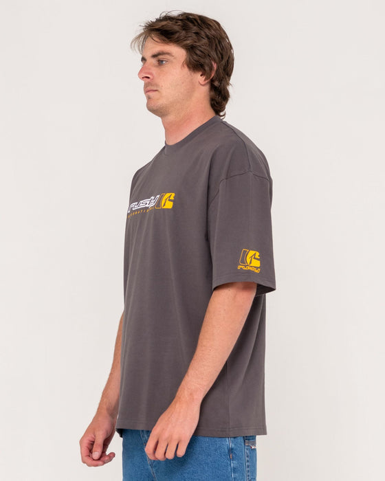 man-wearing-jetsetter-short-sleeve-tee-in-coal