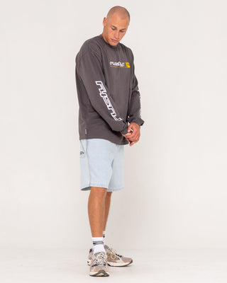 Man wearing Jetsetter Long Sleeve Tee in Coal