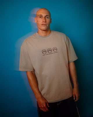 Man wearing Crusoe Short Sleeve Heavy Tee in Ultimate Grey