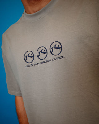 Man wearing Crusoe Short Sleeve Heavy Tee in Ultimate Grey