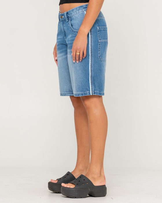 woman-wearing-flip-mommy-low-rise-wide-leg-denim-jort-in-blasted-middy-blue-blue
