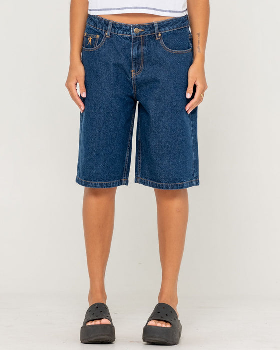 woman-wearing-bethany-baggy-low-rise-denim-jort-in-deep-sea-blue