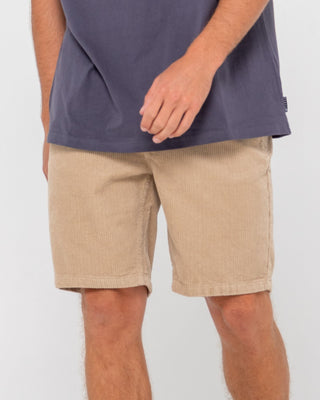 Man wearing Rifts 5 Pkt Short in Light Fennel
