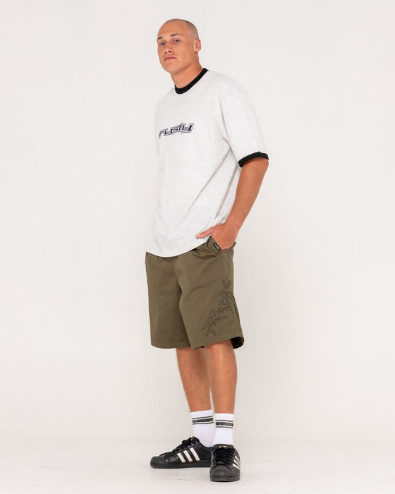 man-wearing-wear-eva-diy-elastic-short-in-shadow-army