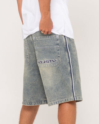 man-wearing-flip-daddy-draggin-jort-dirty-dawg-in-dirty-dawg