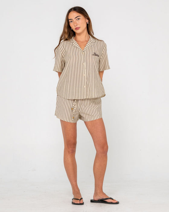 woman-wearing-sandy-stripe-short-sleeved-shirt-in-oatmeal-stripe