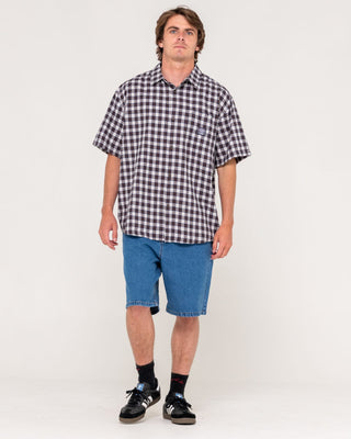 Man wearing Worldwide Curved Hem Short Sleeve Shirt in Carbon