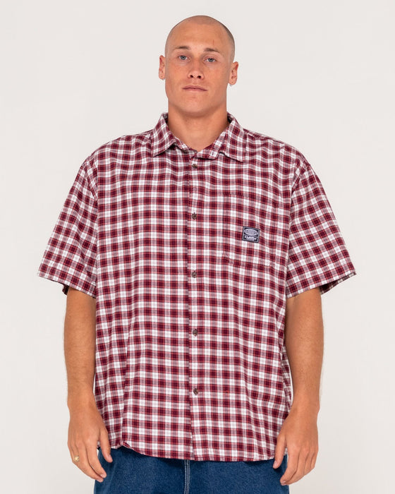man-wearing-worldwide-curved-hem-short-sleeve-shirt-in-rhubarb