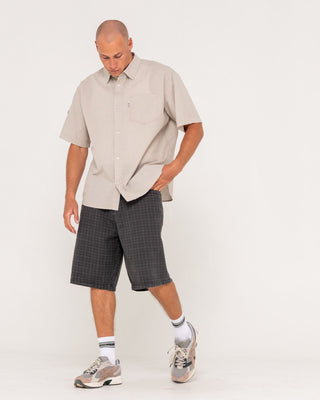man-wearing-stasha-pocket-short-sleeve-shirt-in-light-khaki