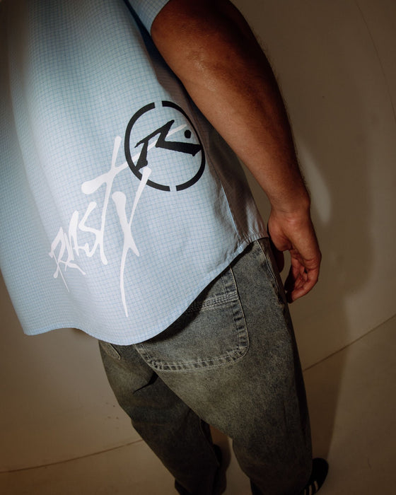 man-wearing-hoodus-check-short-sleeve-shirt-in-smoke-blue