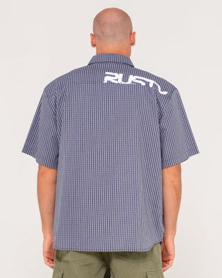 Man wearing Resno Recon Short Sleeve Shirt in Navy Blue