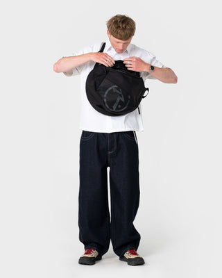 Mens Overturn Sling Bag in Black