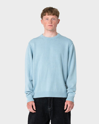 Man wearing Decode Sweater in Smoke Blue