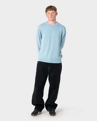 man-wearing-decode-sweater-in-smoke-blue