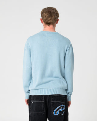 Man wearing Decode Sweater in Smoke Blue