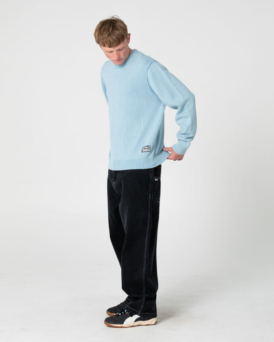 man-wearing-decode-sweater-in-smoke-blue