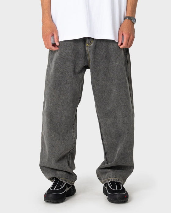 man-wearing-redemption-2-0-baggy-jean-in-washed-black-2