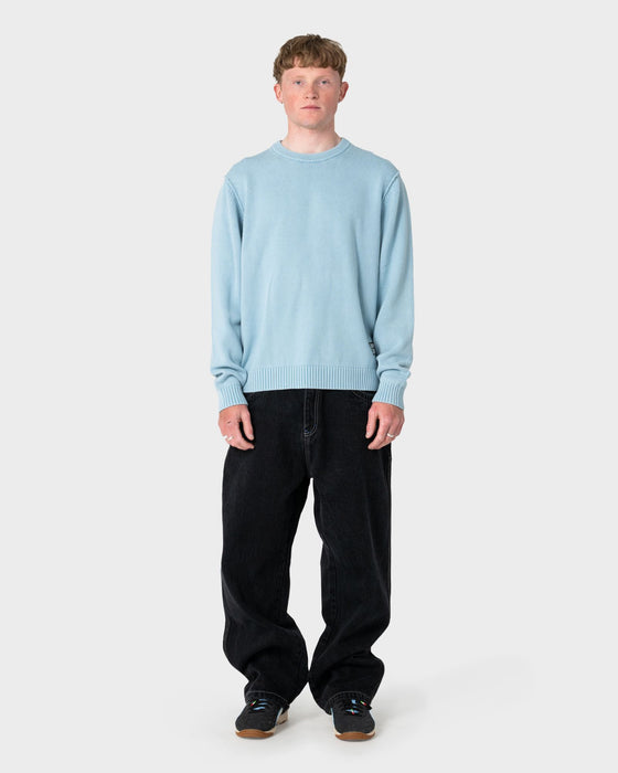 man-wearing-turbo-2-0-baggy-jean-in-black-out-blue