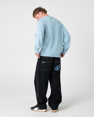 man-wearing-turbo-2-0-baggy-jean-in-black-out-blue