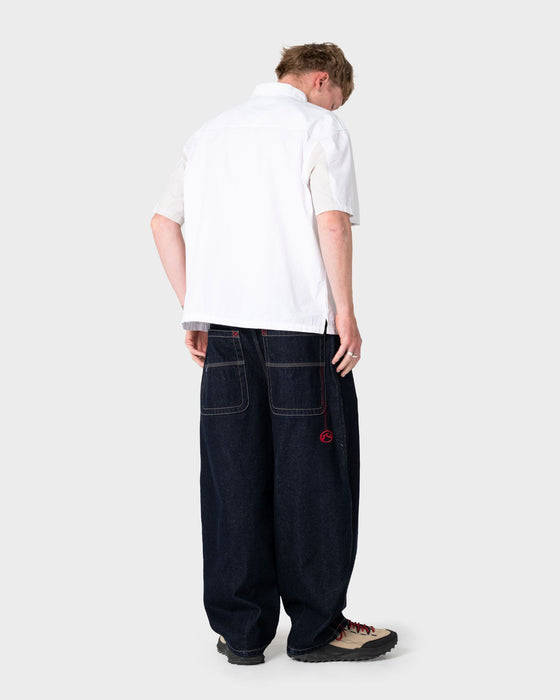 man-wearing-boneyard-2-0-cacoon-jean-in-raw-dawg-blue
