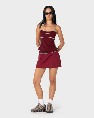 woman-wearing-freo-king-fitted-top-in-burgundy