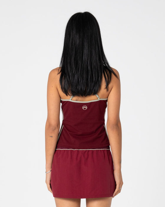 woman-wearing-freo-king-fitted-top-in-burgundy