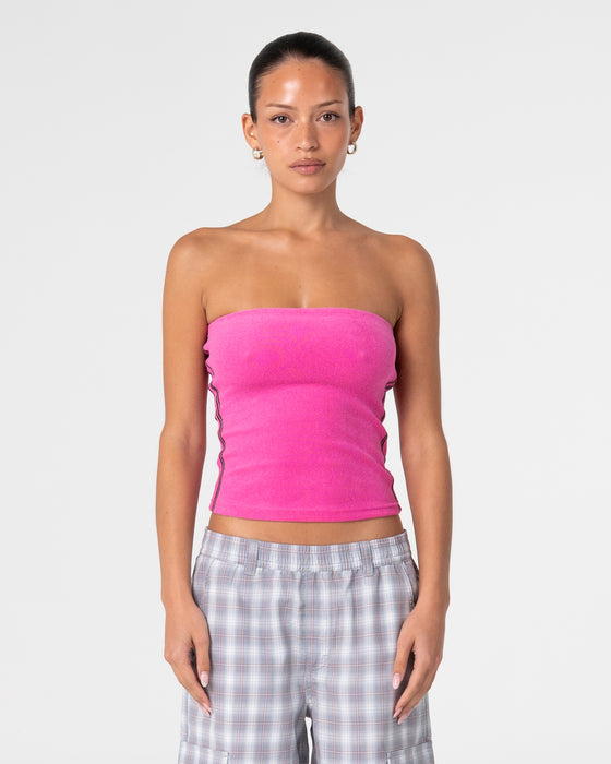woman-wearing-lamar-towelling-skimmer-tube-top-in-fuchsia-pink