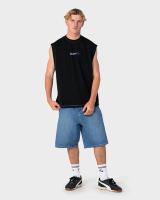 Man wearing Bus Down Muscle in Black