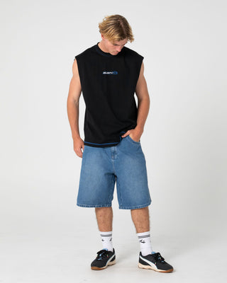 Man wearing Bus Down Muscle in Black