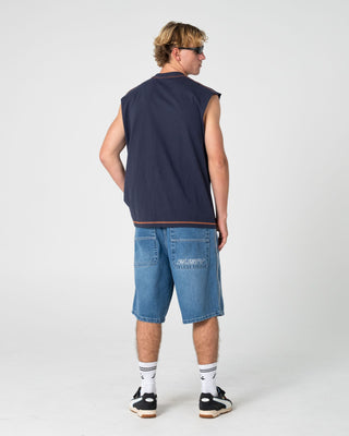 Man wearing Bus Down Muscle in Dark Blue