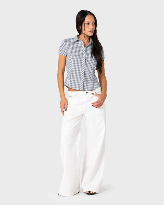 woman-wearing-work-it-low-rise-cargo-pant-in-snowy-white