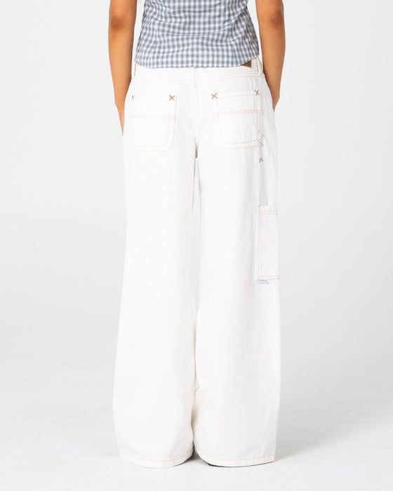 woman-wearing-work-it-low-rise-cargo-pant-in-snowy-white